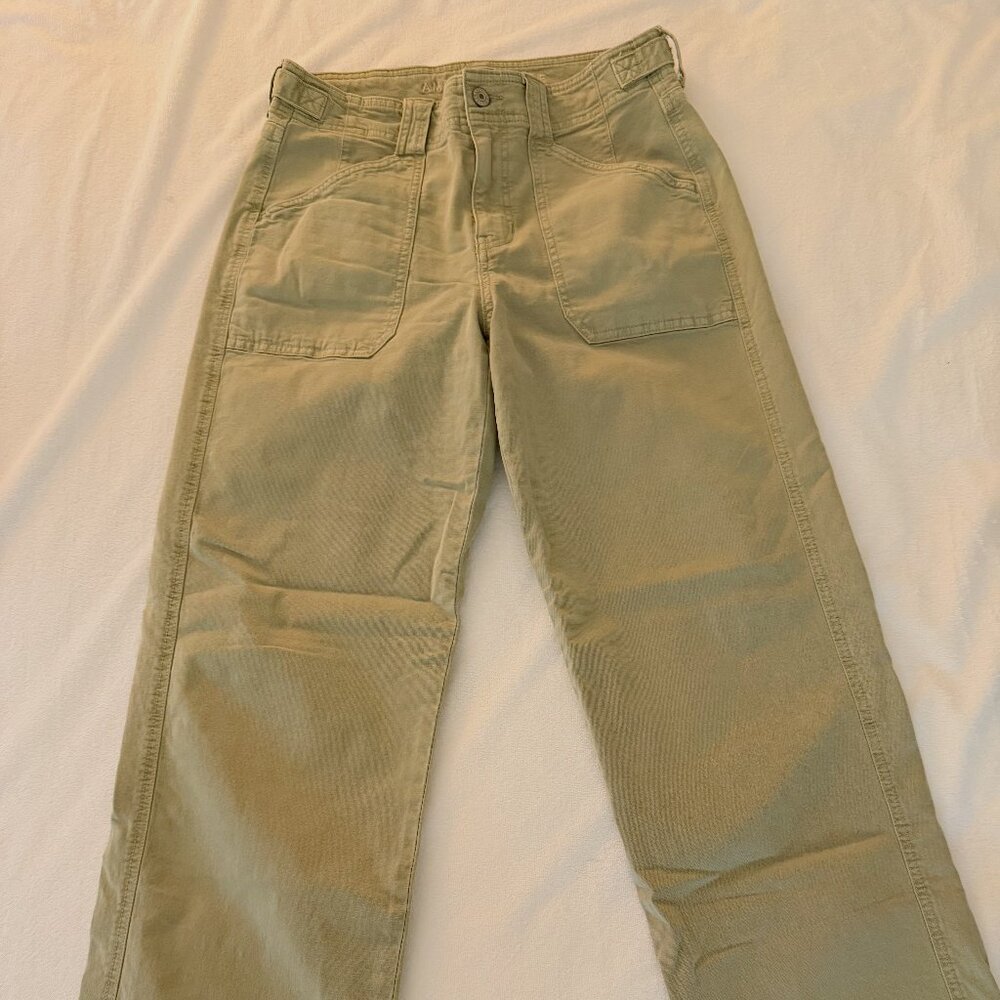 Women's American Eagle Stretch Stovepipe utility pants, size 4, light green